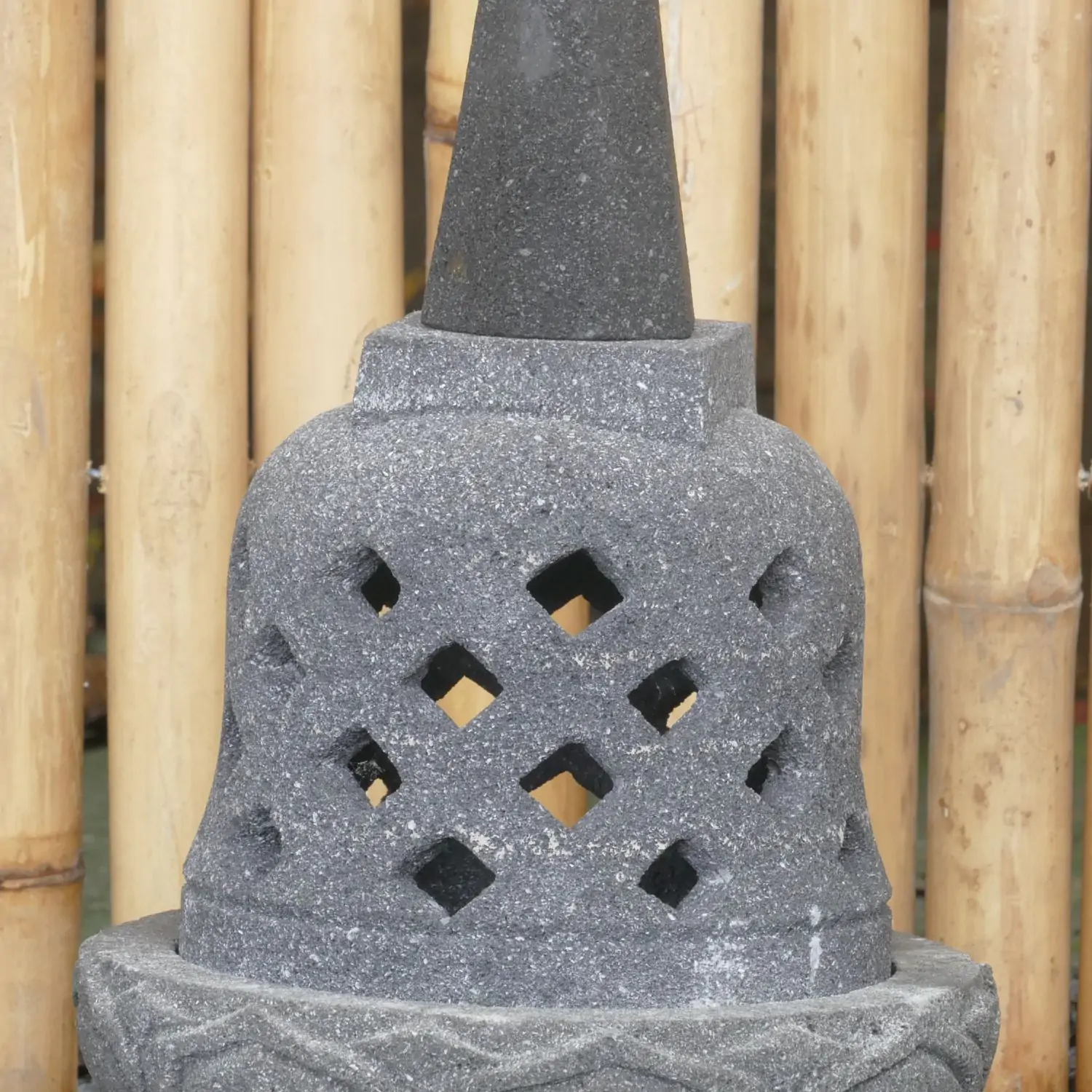  Product image 2 of the product “Japanese style Garden Lantern, made from Andesit Stone. Multipart. 50 cm Height, Roof is 30 cm width. ”